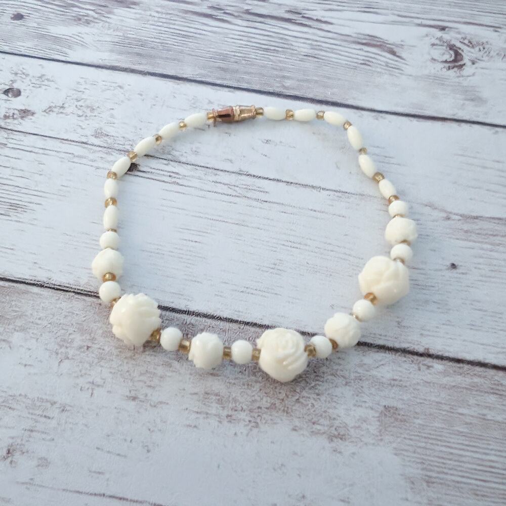 Vintage Bracelet - Cream Carved Beads - Dainty